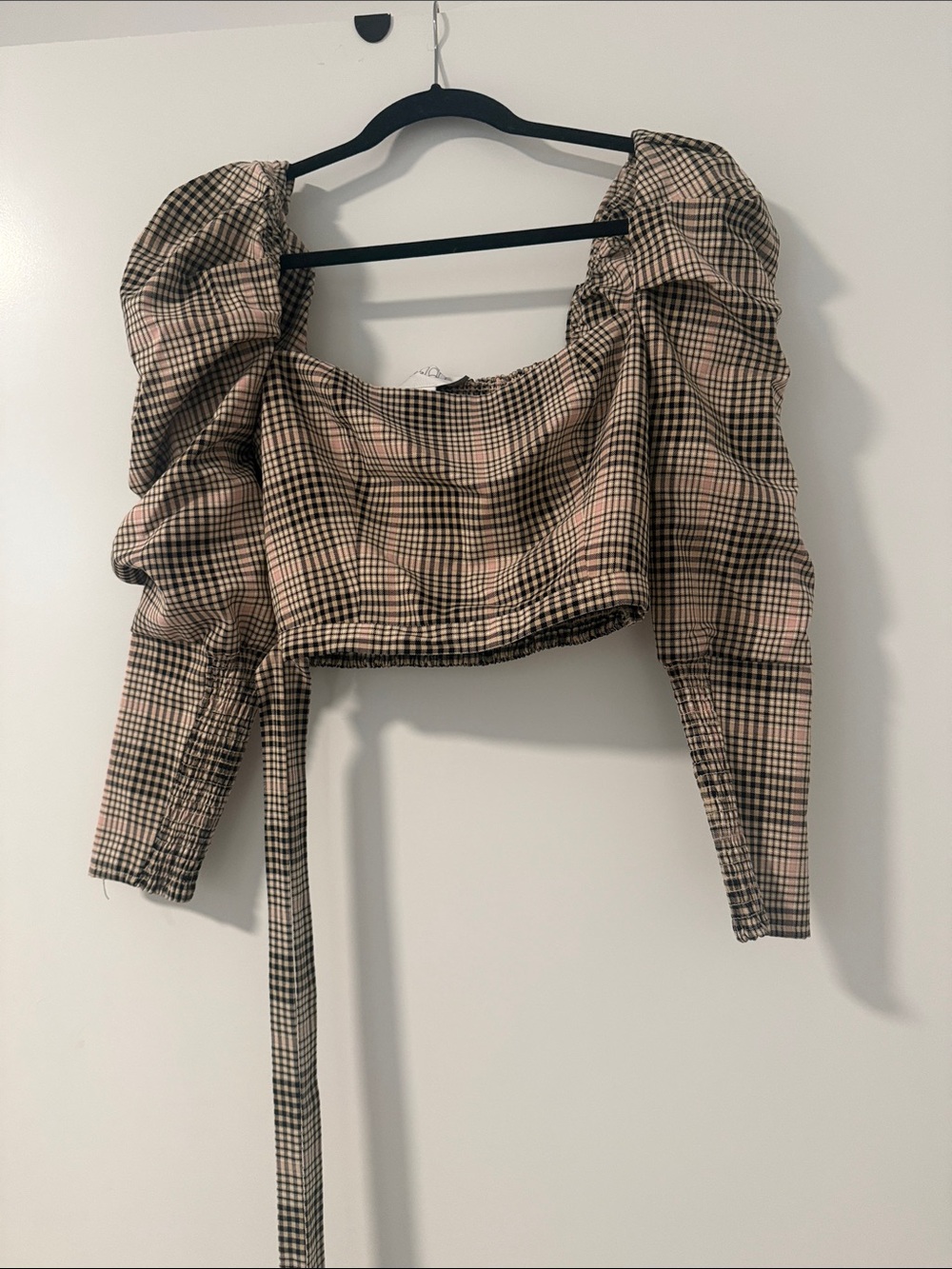 Plaid Puff-Sleeve Crop Top in Beige and Black